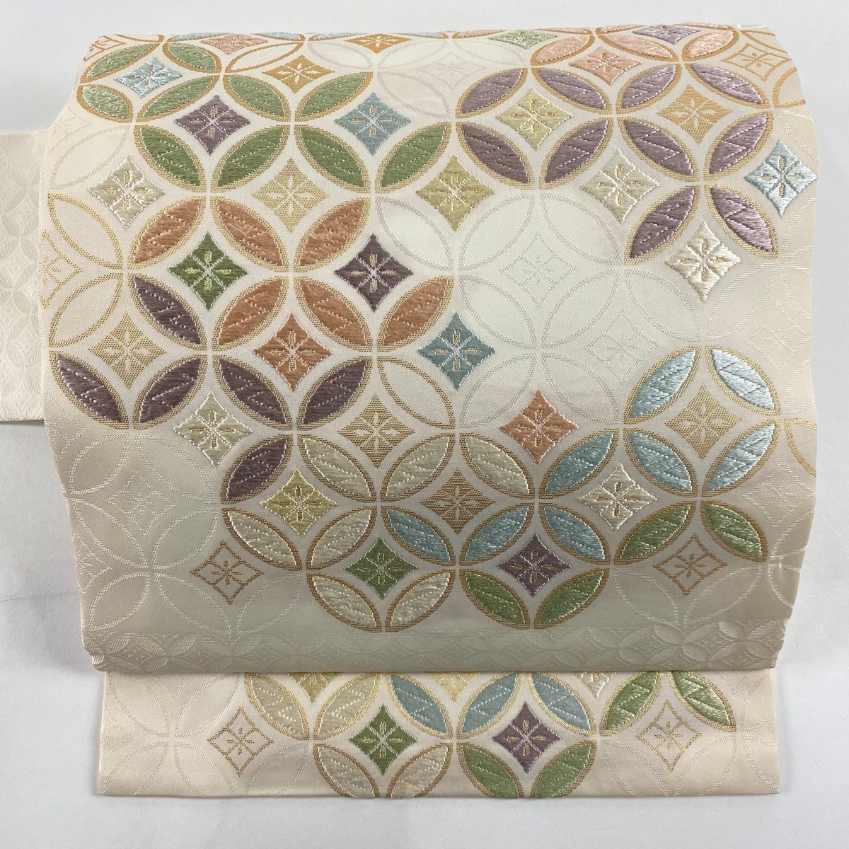 名古屋帯 秀品 七宝 菱 刺繍 箔 クリーム 正絹