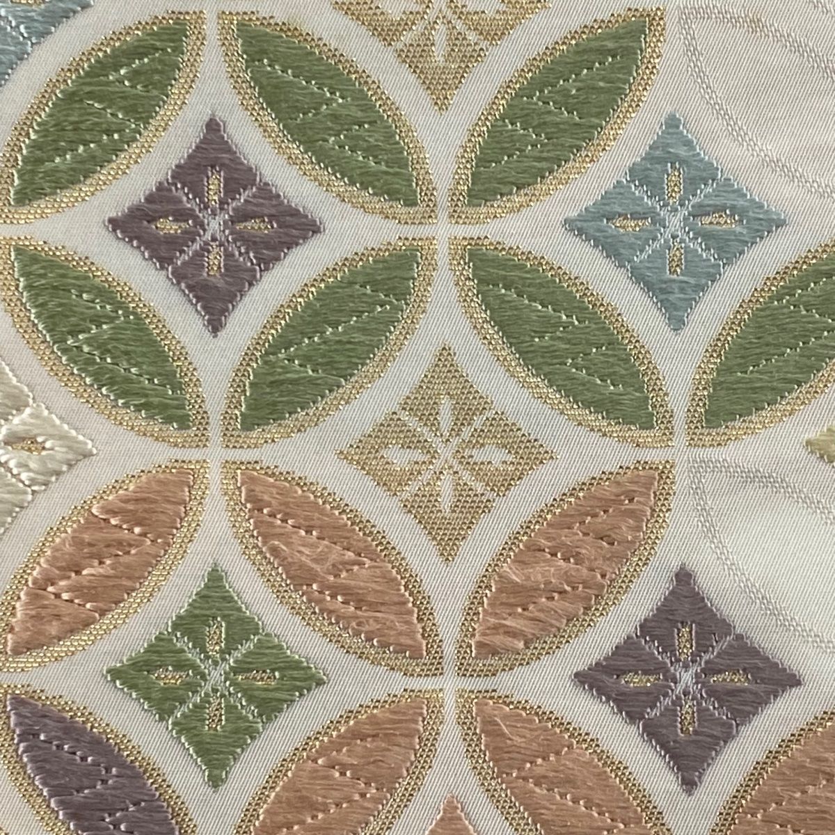 名古屋帯 秀品 七宝 菱 刺繍 箔 クリーム 正絹