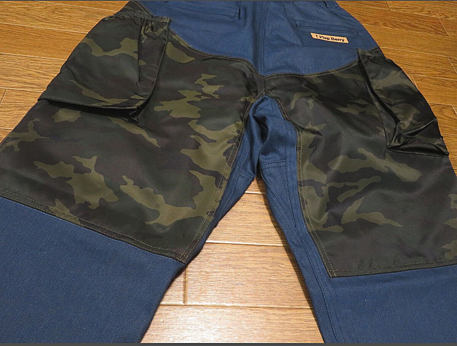 ✅️新品 デットストック 36 Flap Berry フラップベリー プロテクターパンツ カーゴパンツ 迷彩 カモフラージュ カモフラ バイカー 鷹狩り バイク 好き アウトドア ワークパンツ 多機能パンツ ペインターパンツ ジッパーフライ DIY 好きに 金