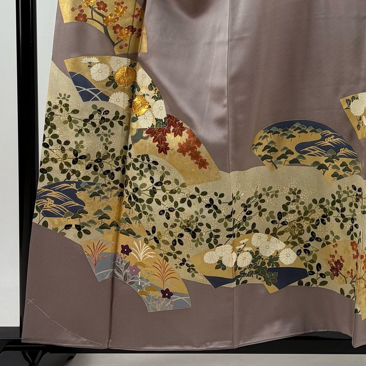 色留袖 身丈158.5cm 裄丈64.5cm M 袷 ますいわ屋 扇面 草花 金糸 金彩 灰紫 正絹 秀品 三つ紋