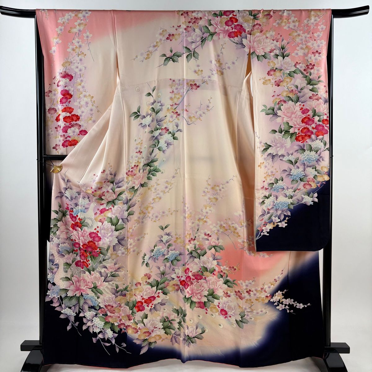 振袖 身丈166cm 裄丈66.5cm M 袷 孔雀 草花 金彩 ぼかし 薄ピンク 正絹 秀品