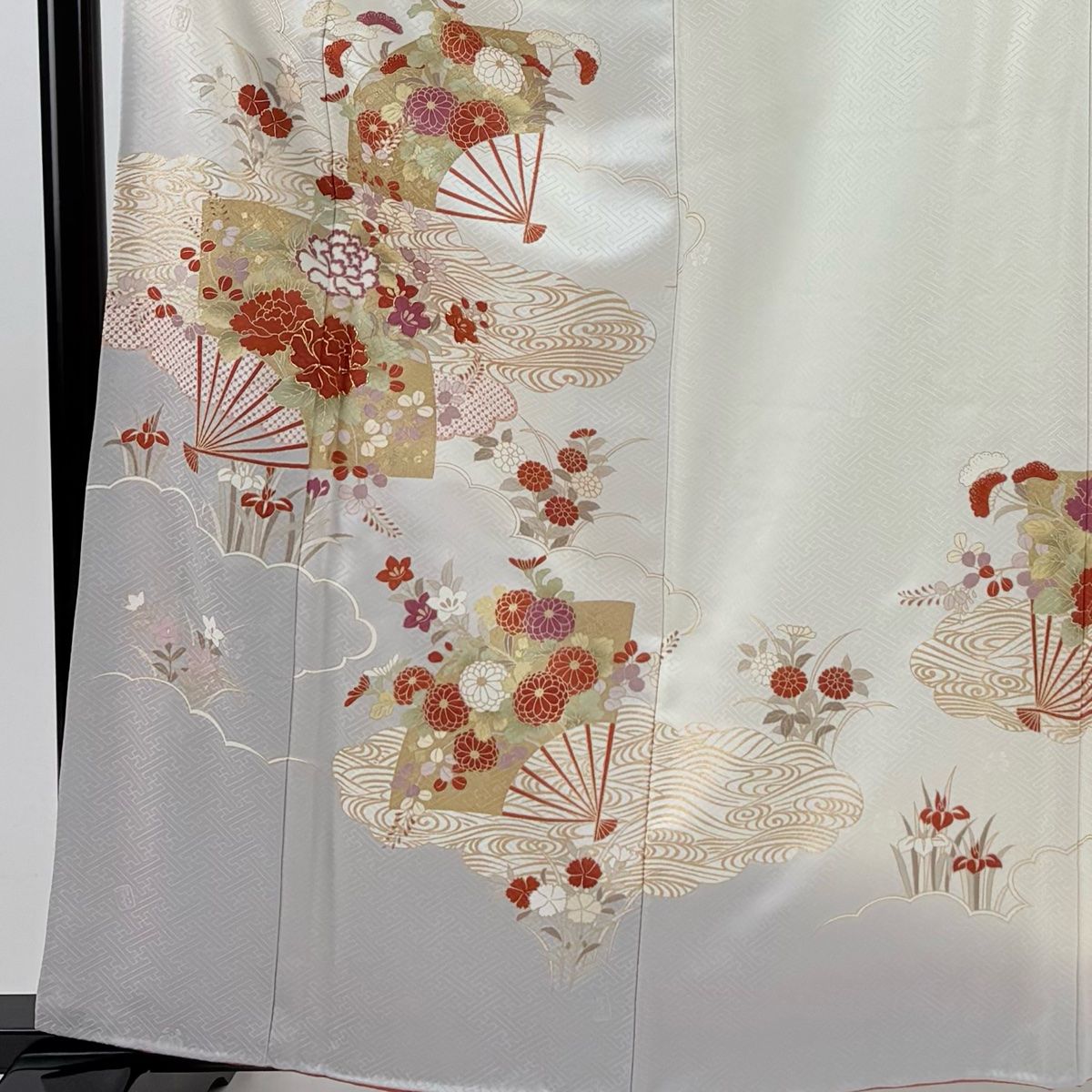 訪問着 身丈160cm 裄丈65.5cm M 袷 吾妻徳穂 落款 扇 草花 金糸 金彩 灰白 正絹 秀品