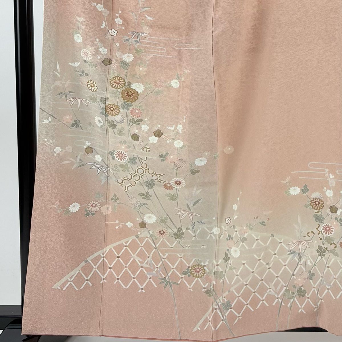 訪問着 身丈160cm 裄丈66.5cm M 袷 菊 ヱ霞 金糸 金彩 ピンクベージュ 正絹 秀品