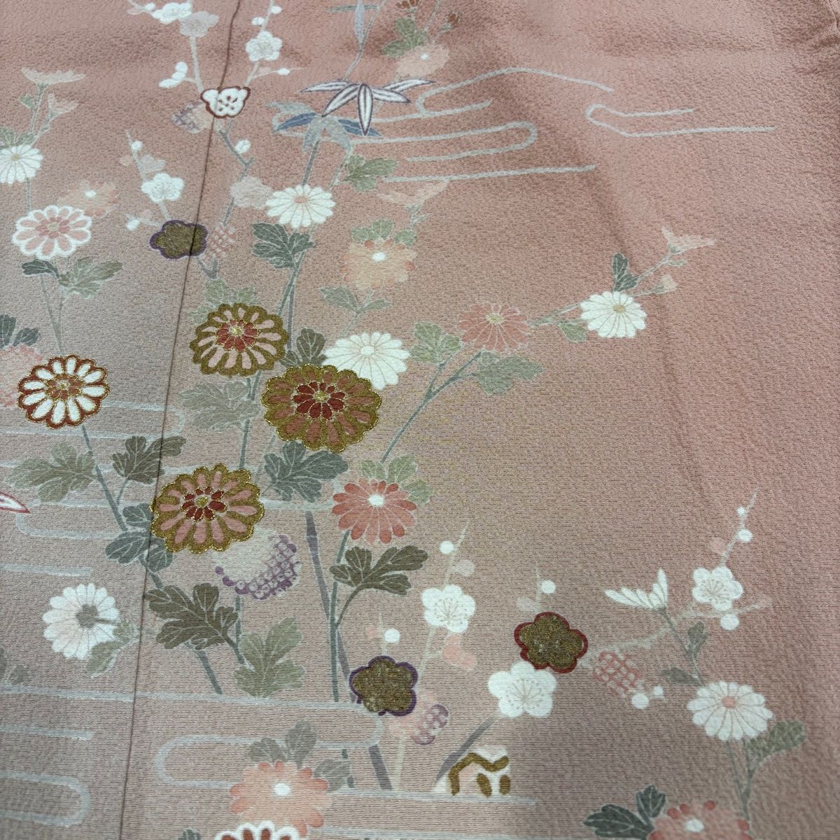 付下げ 身丈160cm 裄丈66.5cm M 袷 洛人 落款あり 幾何学模様 黒灰 正絹 逸品 中古 訪問着 身丈160cm 裄丈66.5cm M 袷 菊 ヱ霞 金糸 金彩 ピンクベージュ