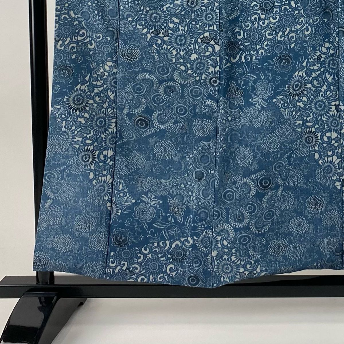 小紋 身丈157.5cm 裄丈64cm M 袷 紬地 菊 花唐草 青灰色 正絹