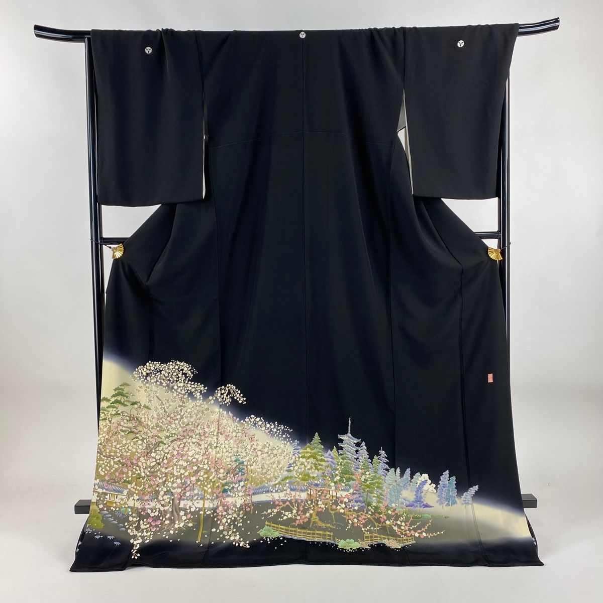 黒留袖 身丈176cm 裄丈72cm L 袷 西川永良 加賀友禅 落款 証紙 桜 松 黒 正絹