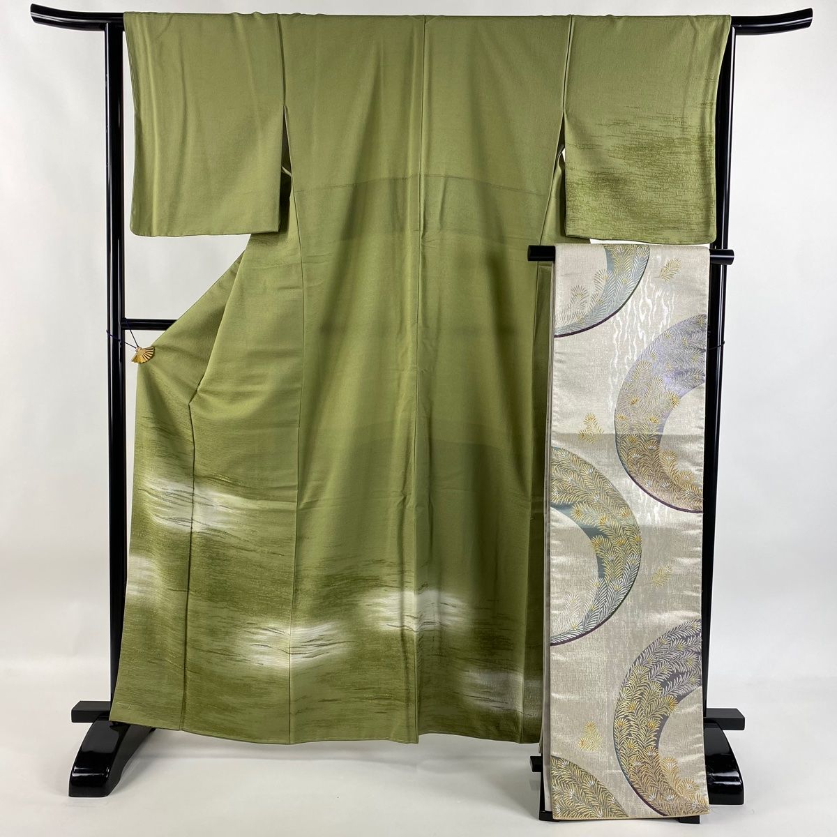 付下げ 身丈163cm 裄丈63.5cm S 袷 袋帯セット 小堀三千尋 落款 霞 金糸 ぼかし よもぎ色 正絹 秀品
