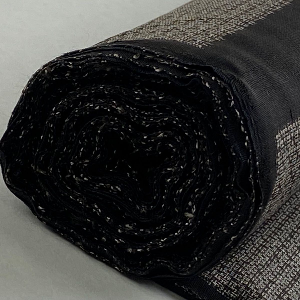 幾何学模様 焦茶色