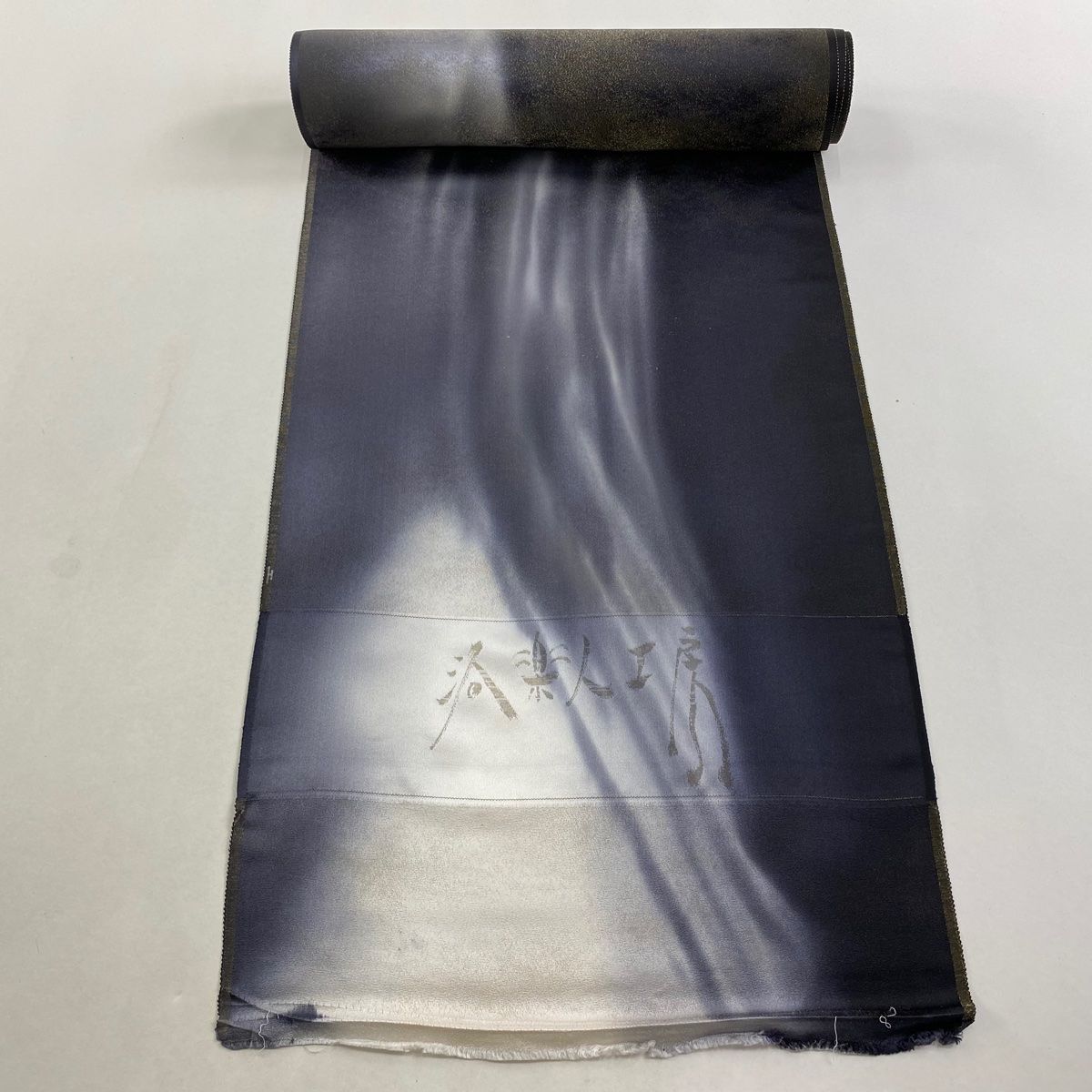 反物 小紋 洛楽人 幾何学模様 金通し 金彩 黒灰 正絹