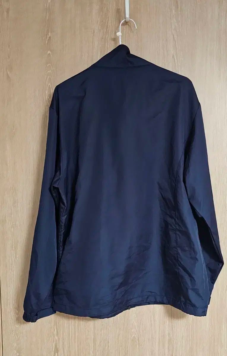 ウィンドブレーカー