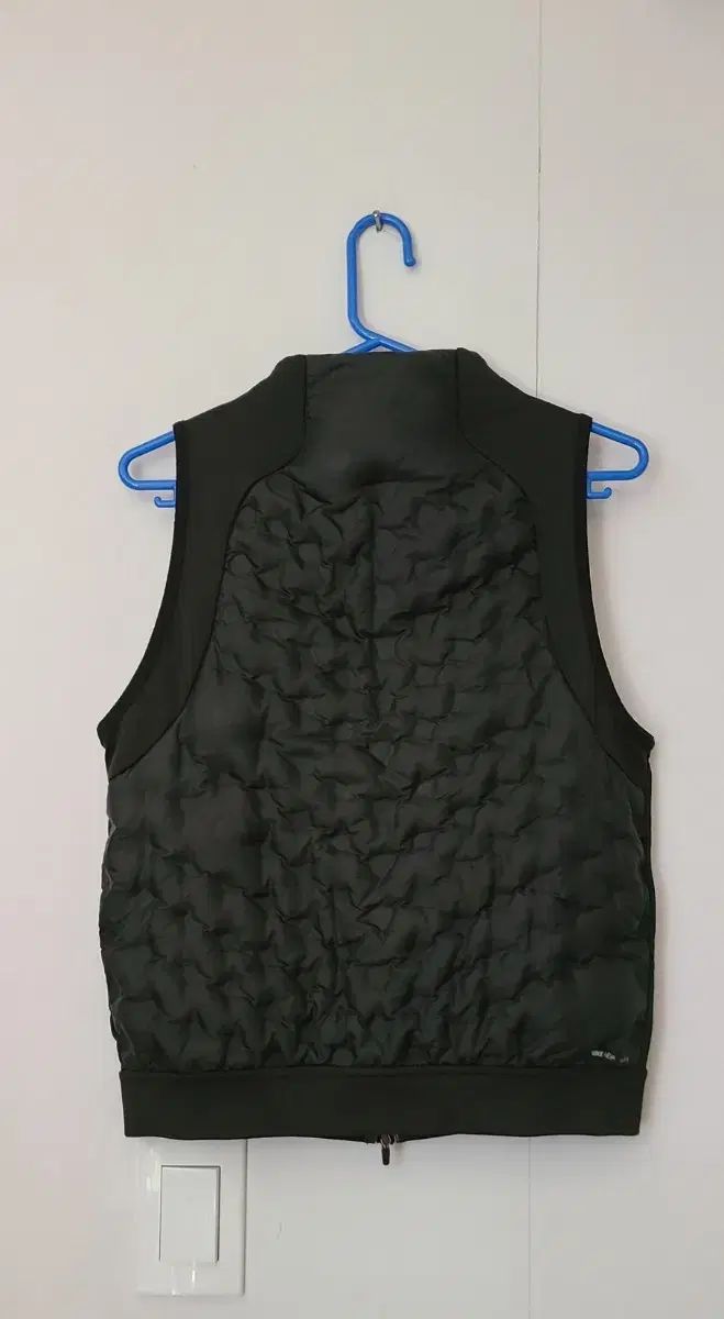 ナイキ エアロロフト ダウンベスト