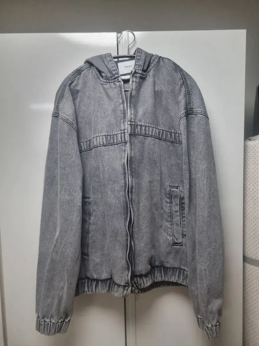 TNGT ウォッシュド グレー デニム フード アウター TNJU4E112G2