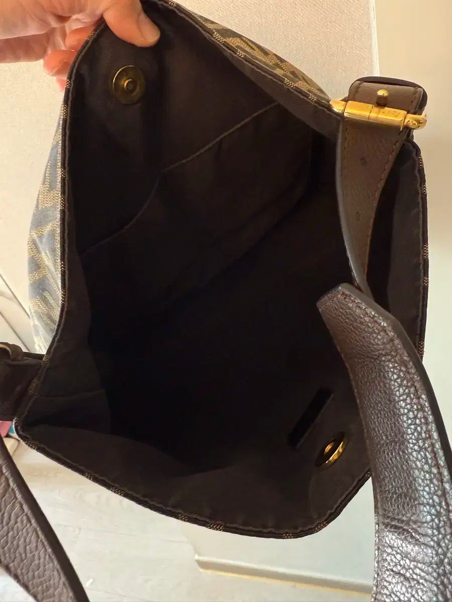 FENDI フェンディ FF ロゴ ショルダーバッグ ブラウン DECORATOM_COM_BR