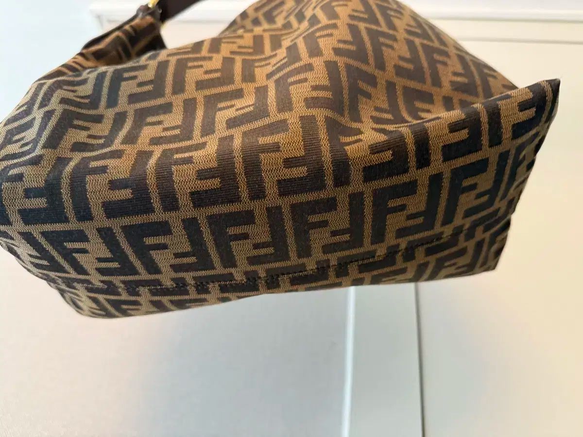 ショルダーバッグ ブラウン