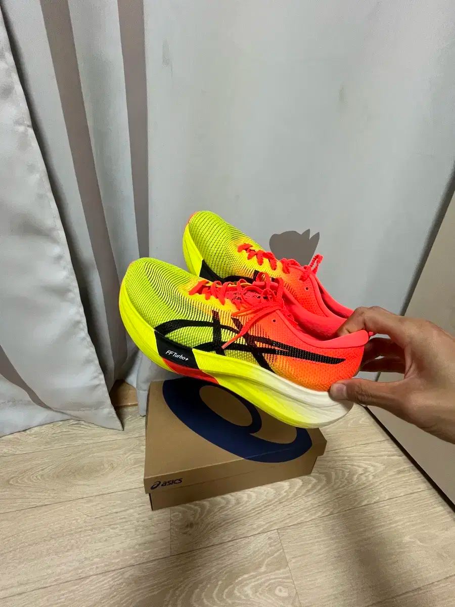 260mm アシックス メタスピード スカイ パリ モデル