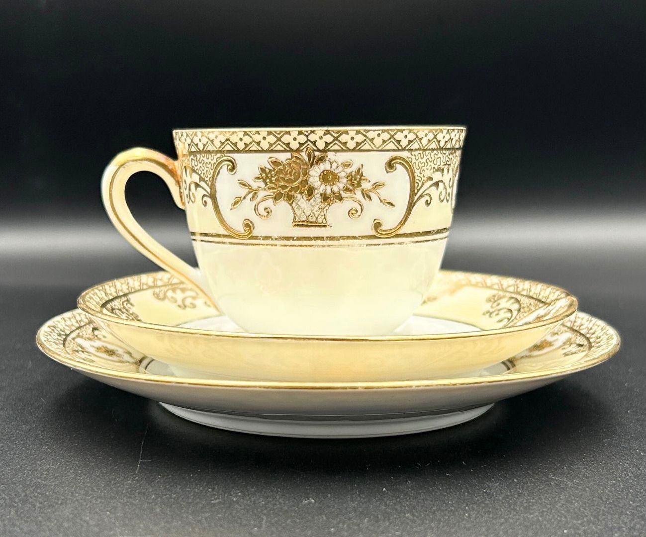 極美品オールドノリタケ マルキ印 金彩のカップとソーサー プレート 極美品オールドノリタケ マルキ印 金彩のカップとソーサー プレート