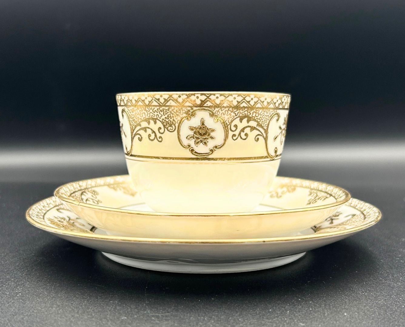 ノリタケ トリオ カップ ソーサー プレート マルキ印 里帰り アンティーク 金盛り 花かご文 大正末期 1920年代 F037