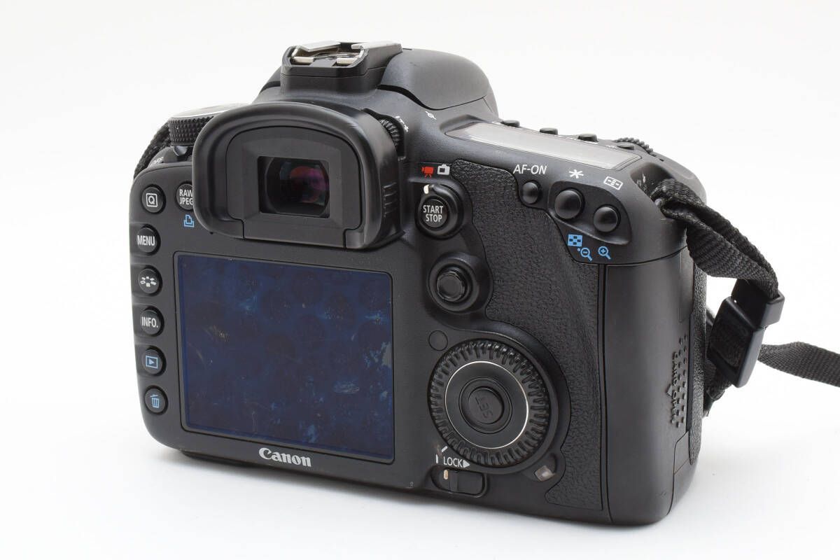 PENTAX K-x ホワイト シャッター約7500回 ※撮影時に汚れ写りあり PENTAX K-x ホワイト シャッター約7500回 ※撮影時に汚れ写りあり お写ん