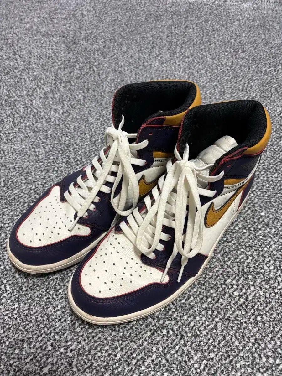 275 ジョーダン1 ハイ ラトゥシ