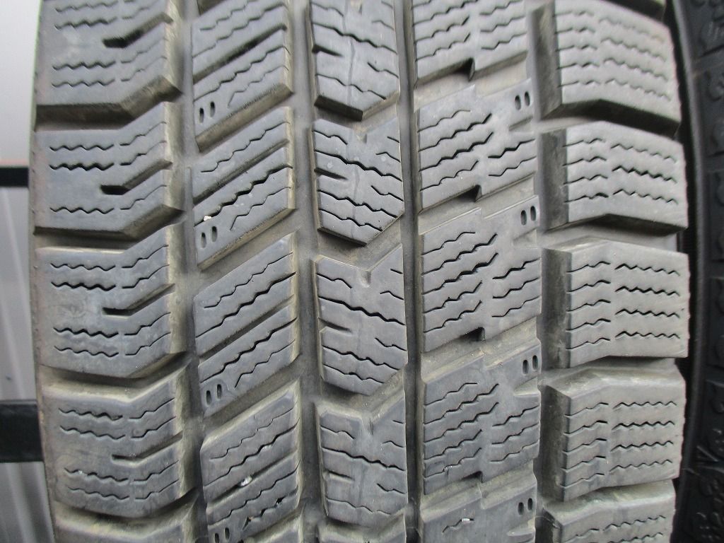 175 65 R 15 84 Q グッドイヤー スタッドレス 製 4本 インボイス領収書発行