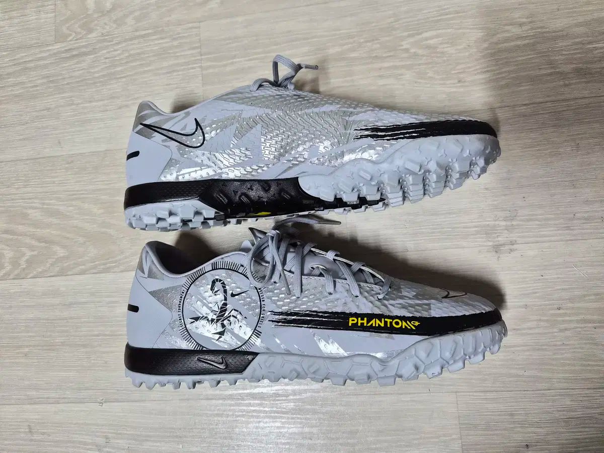 サッカーシューズ 265mm