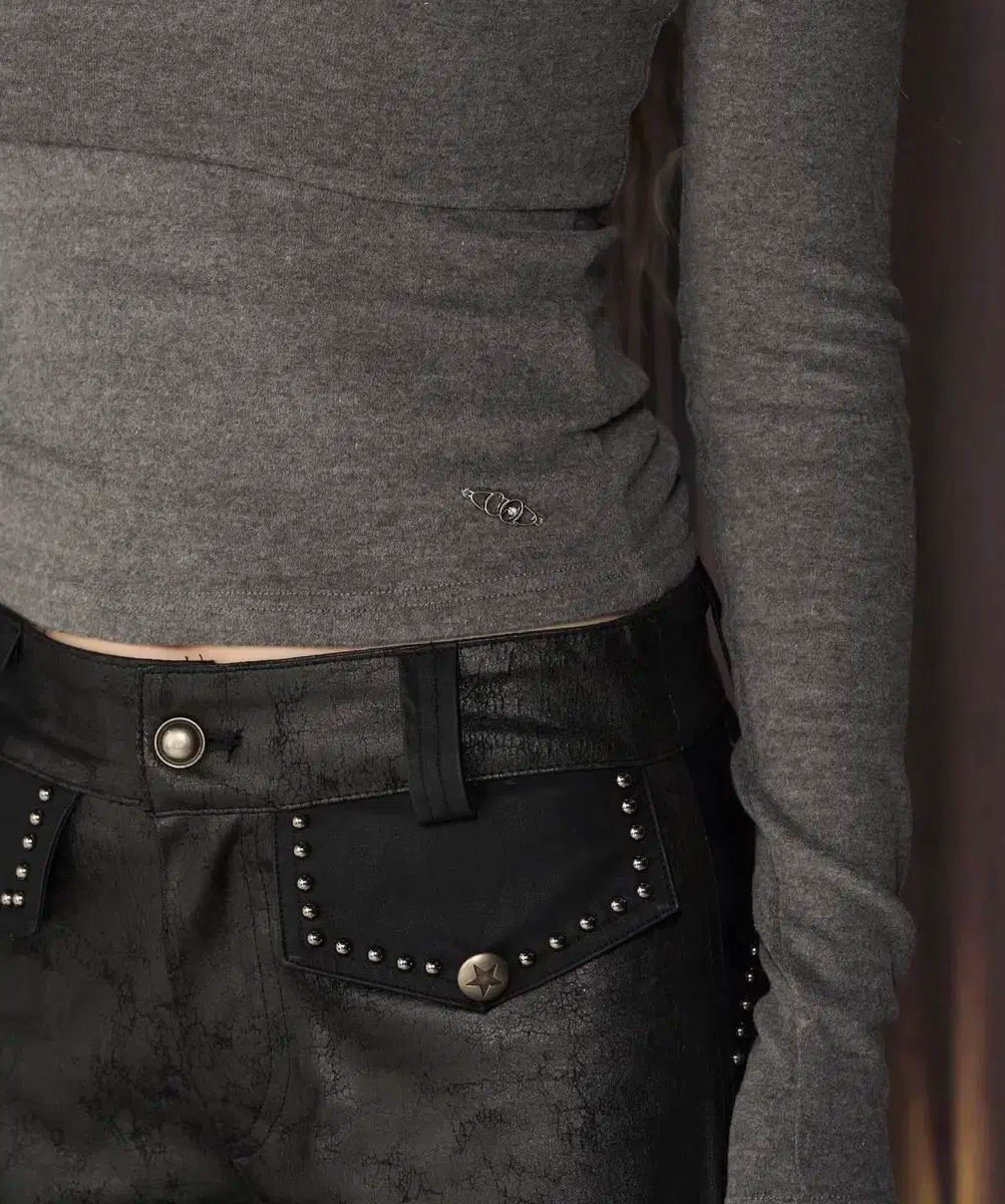 CHERRY QUIRI オフショルダー