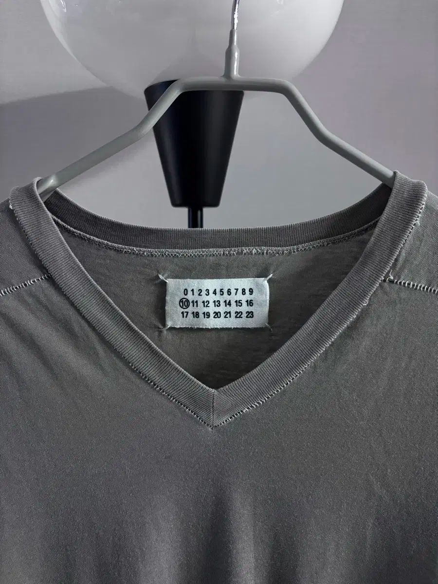 メゾンマルジェラ Vネック Tシャツ 46