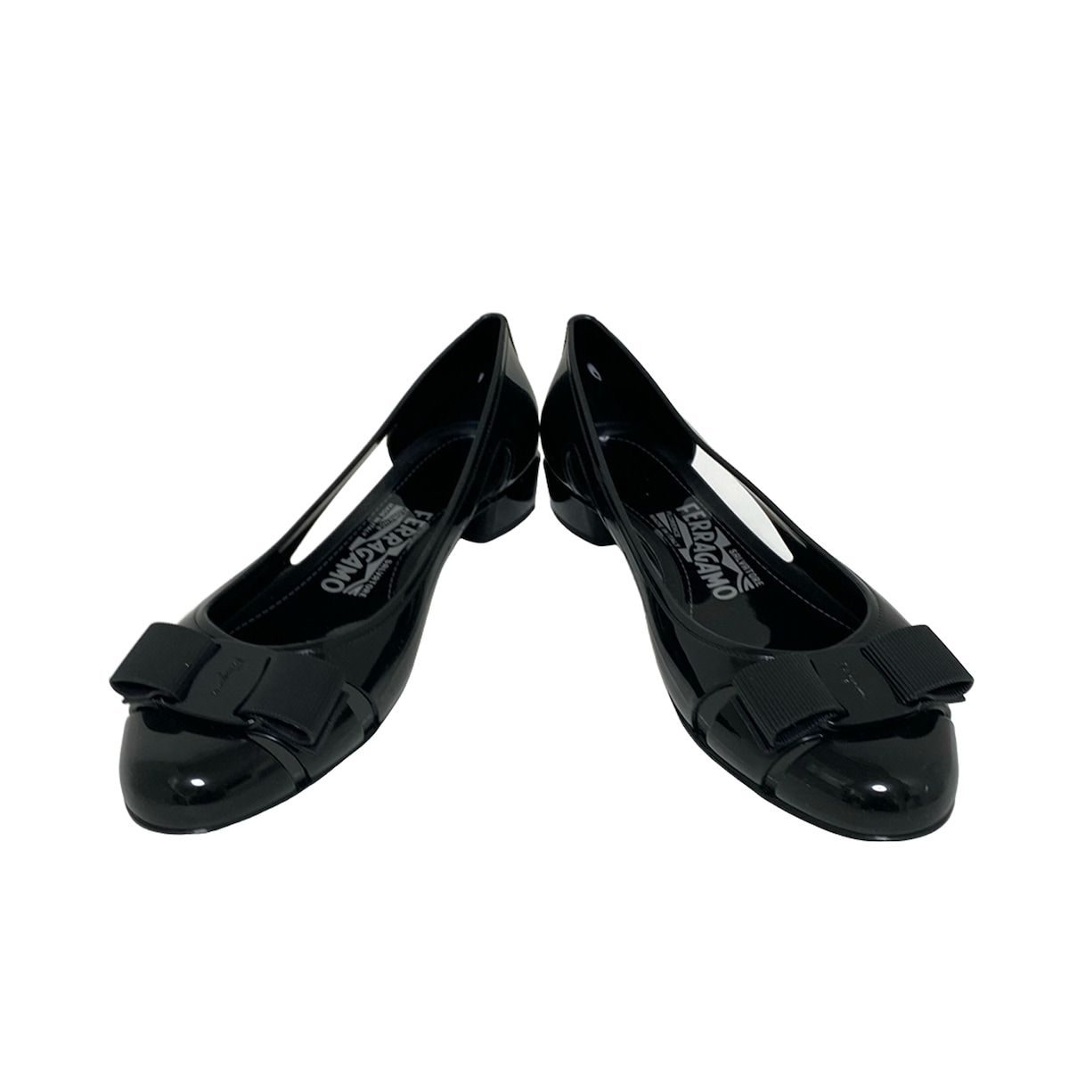 FERRAGAMO SalvatoreFerragamo サルバトーレフェラガモ フラットシューズ 5 レディース - 黒 ヴァラ