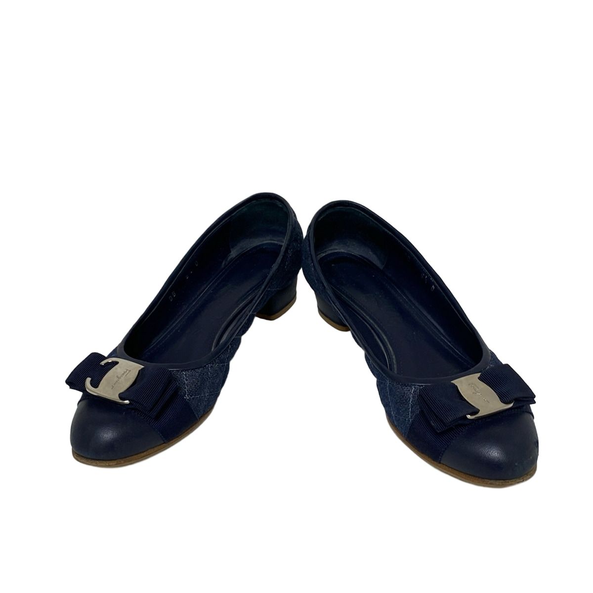 FERRAGAMO SalvatoreFerragamo サルバトーレフェラガモ パンプス 5 1 2 D レディース - ネイビー キルティング ヴァラ