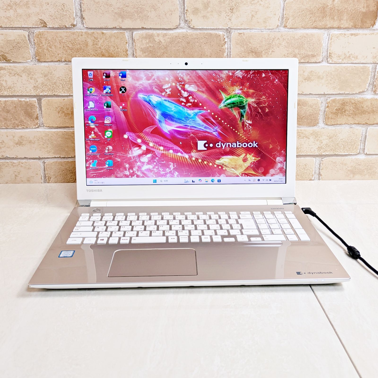 美品】オフィス付き！新品SSD256爆速・第7世代i3高性能☆初心者OK