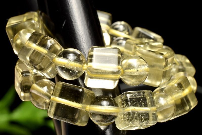 １点物 リビア砂漠の宝 リビアングラス 7x7 丸玉6 mm キューブ ブレスレット パワーストーン 天然石 _MC364 NEXPOTALLINN_EU