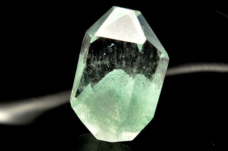 １点物 AAA 山入り エメラルドグリーンファントムクォーツ 24 x 16 mm 原石ラフカット ルース パワーストーン 天然石 _PC 6755