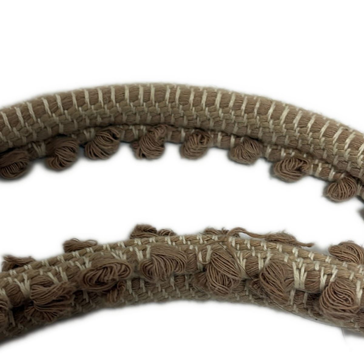 - ベージュ×黒×白