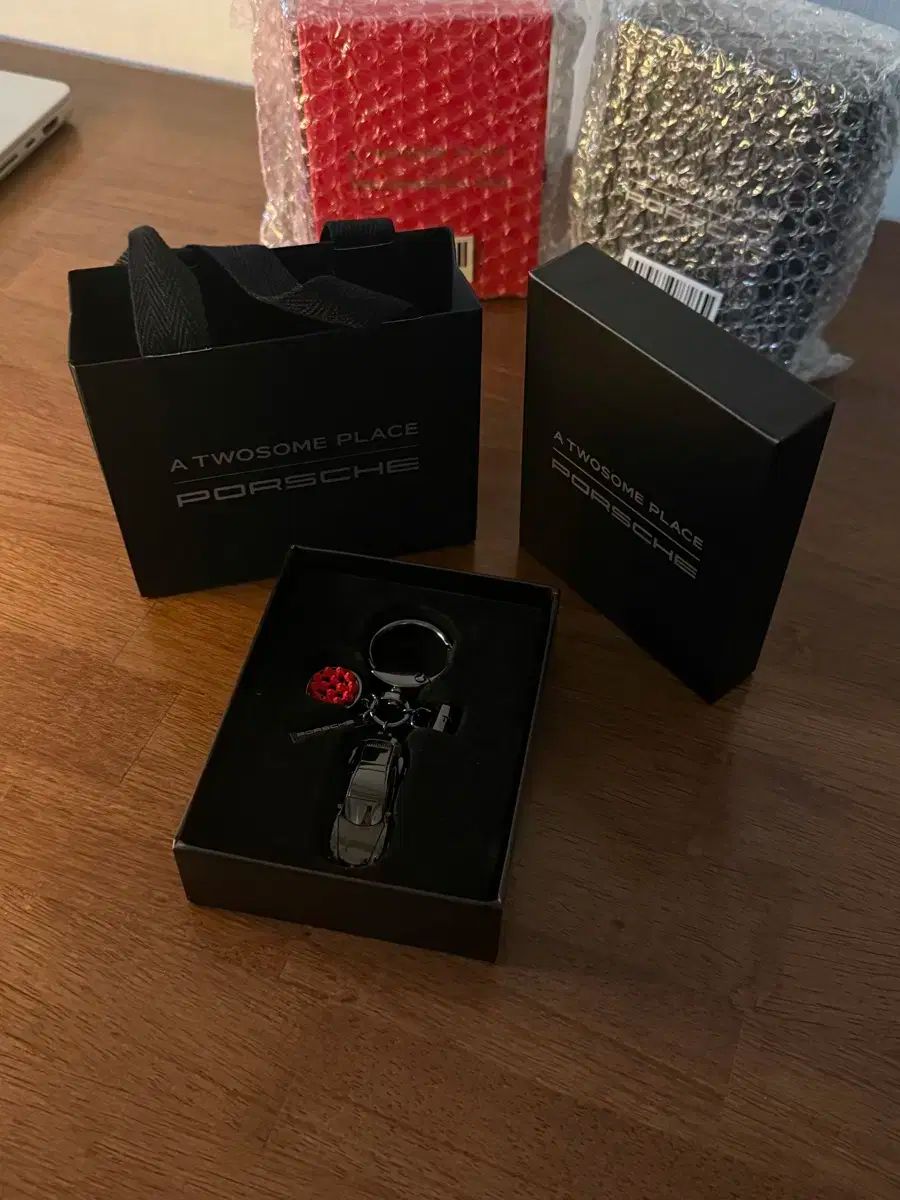 海外ファッション通販。 Twosome ツーサムプレイス ポルシェ キー チェーン キーホルダー