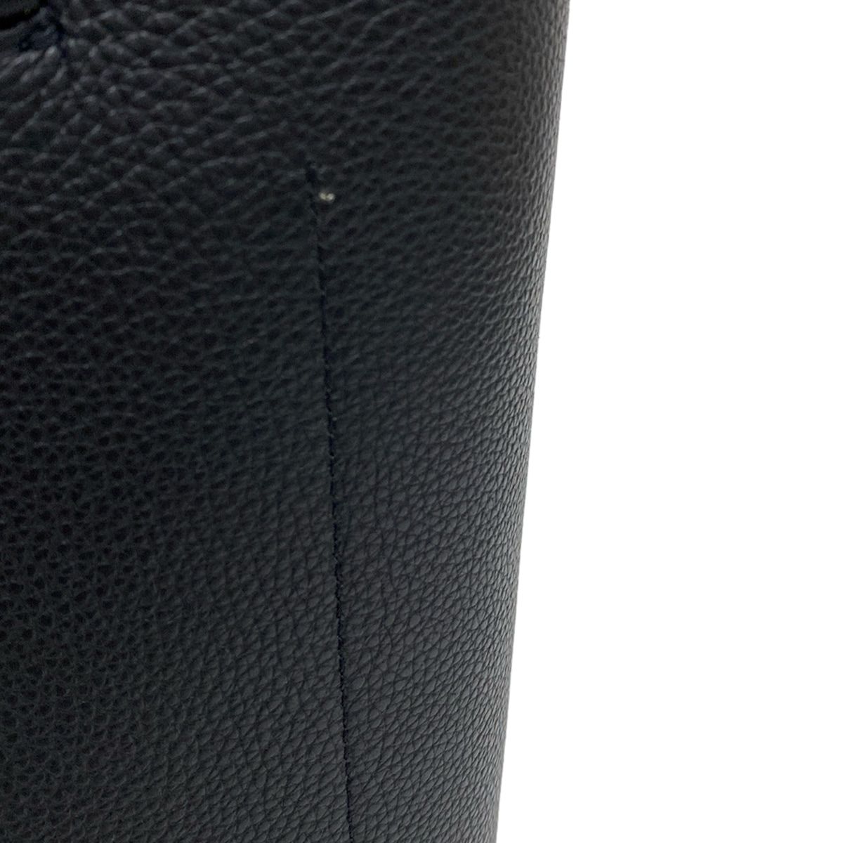 CHRISTIAN LOUBOUTIN クリスチャンルブタン トートバッグ カバタ 3205221 黒 スタッズ レザー DECORATOM_COM_BR