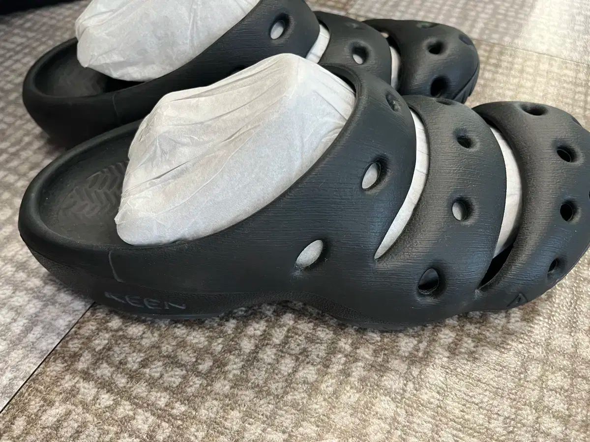 280 keen キーン ヨギ ブラック マグネット