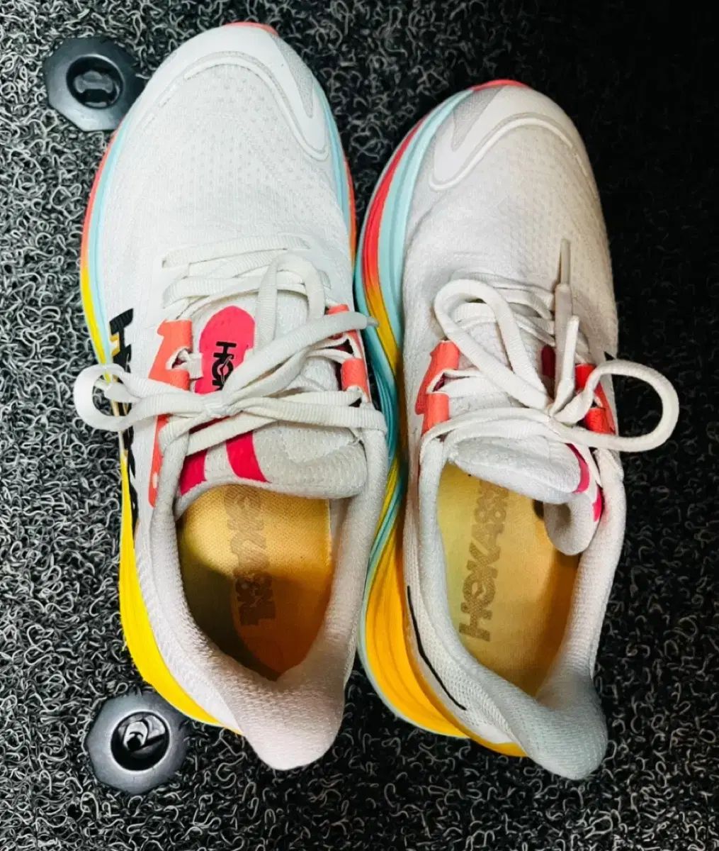 ランニングシューズ マラソンスニーカー