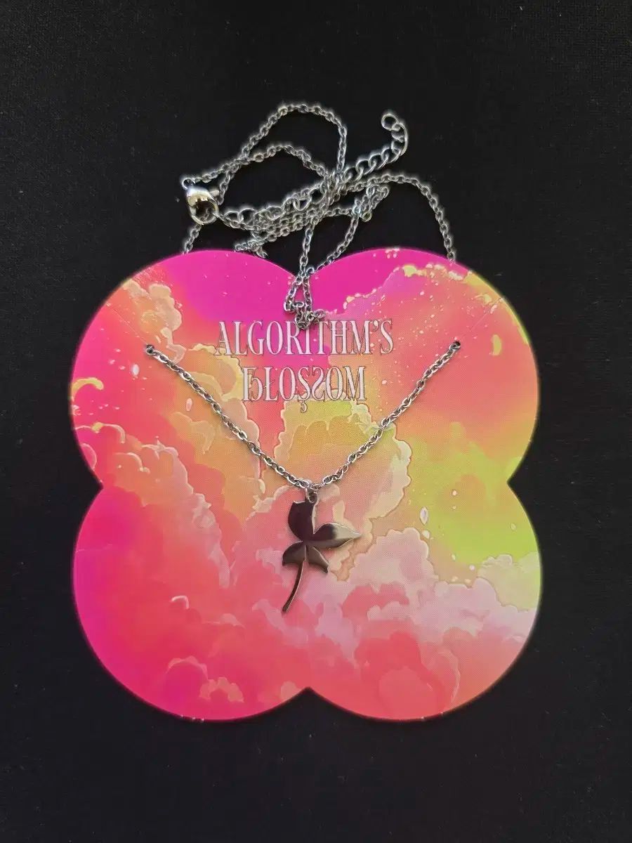 QWRR アルブロック ポップアップ ネックレス