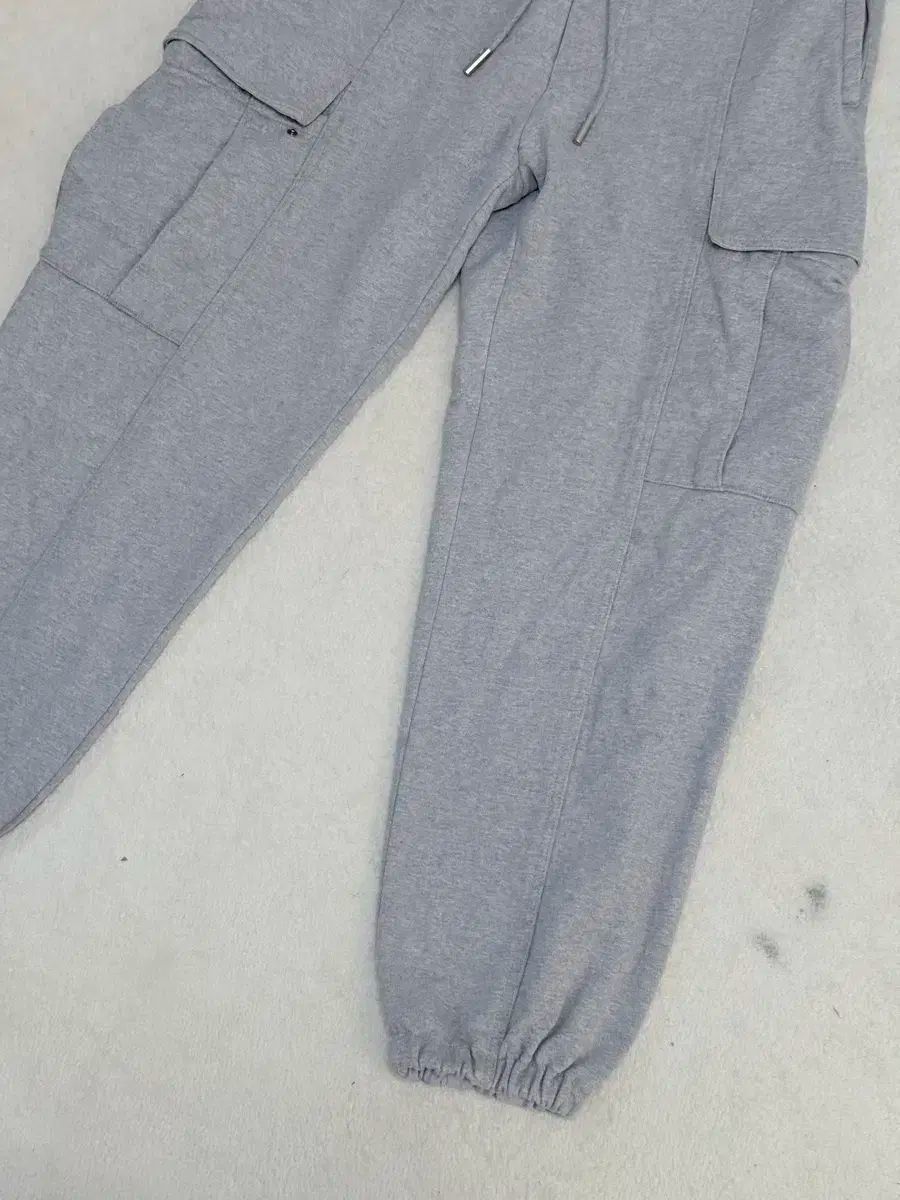SOLID オム グレー カーゴ ジョガーパンツ 48