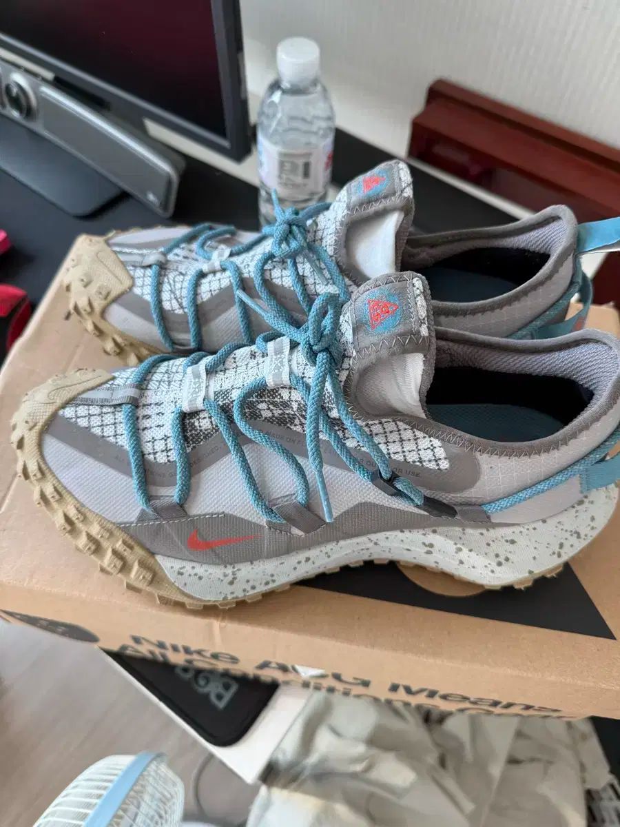 ナイキACG マウンテン フライ ロー 260