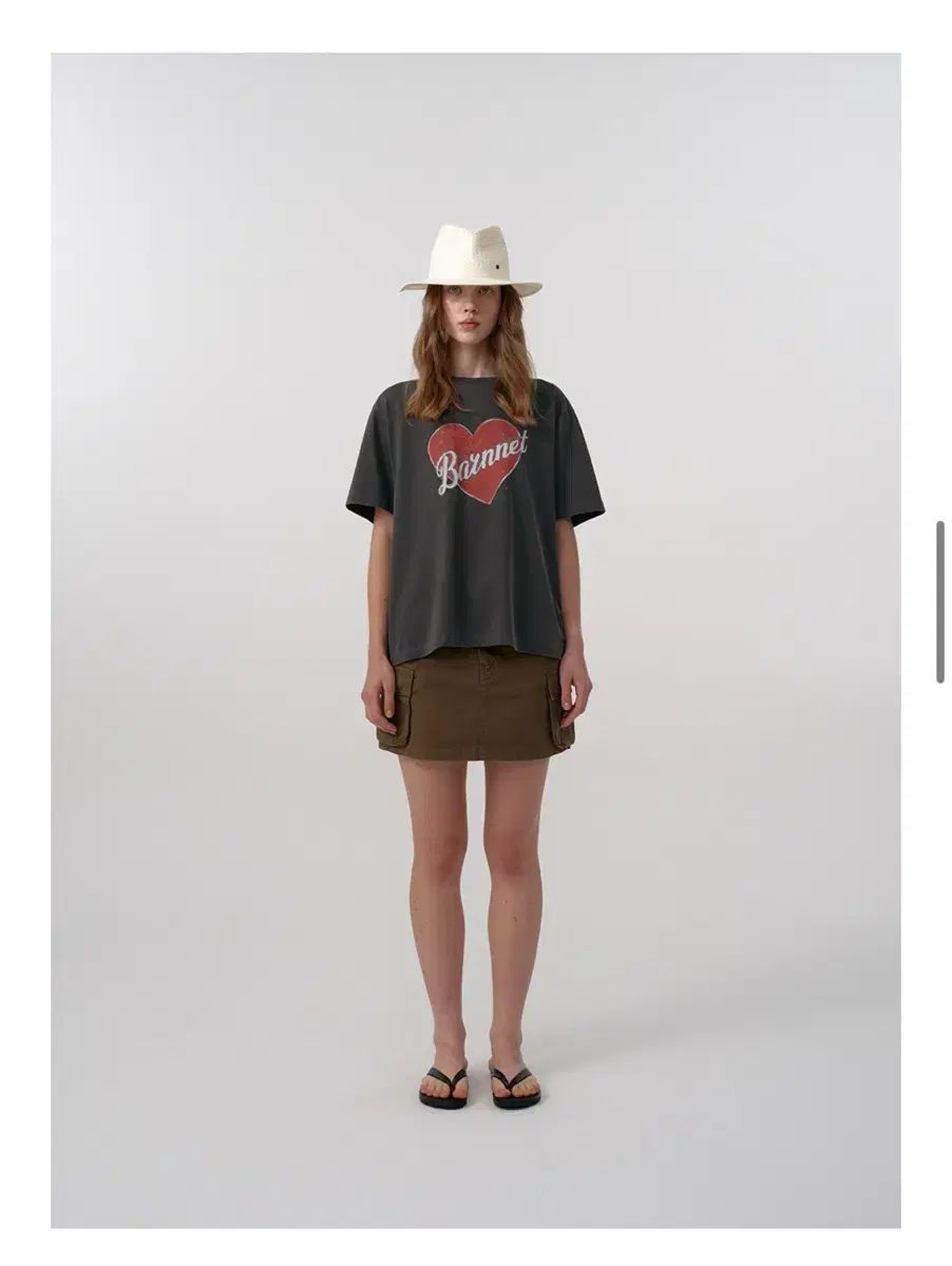 ザ バーネット Heart Logo Pigment T Shirt