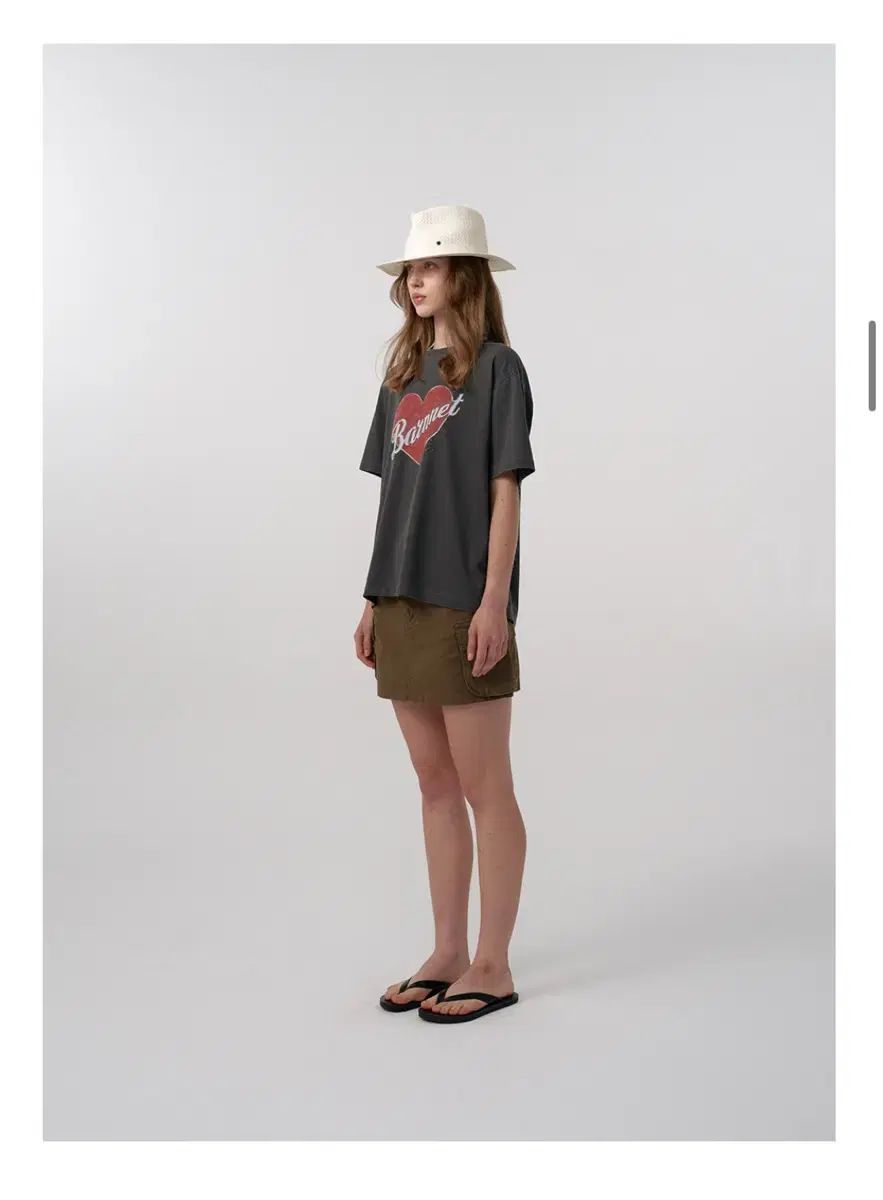 ザ バーネット Heart Logo Pigment T-Shirt