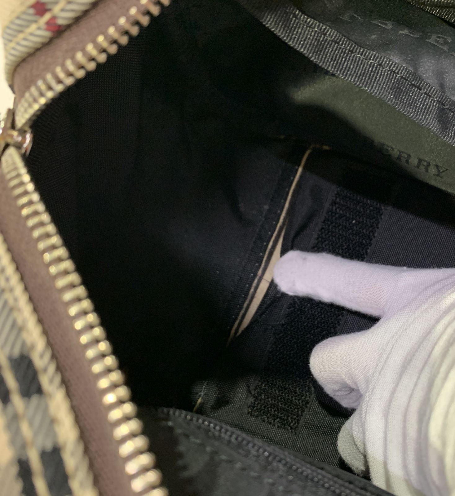 ベージュ ブラック