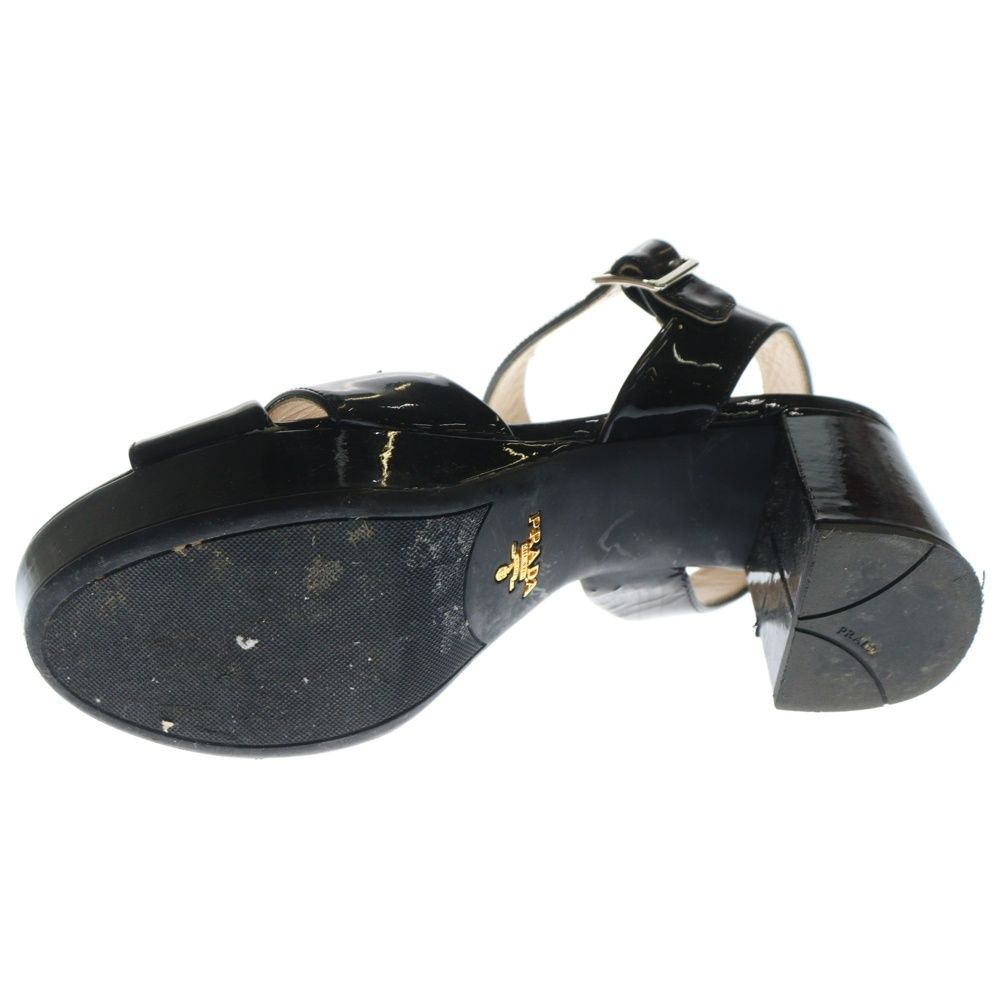 PRADA (プラダ) ロゴデザインプレート エナメル ストラップ ヒール