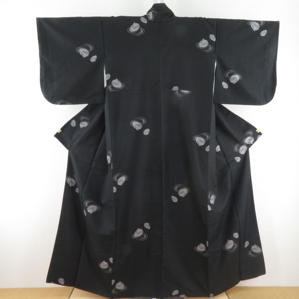 紬 着物 本場大島紬 雪兎柄 うさぎ 袷 広衿 黒茶色 正絹 カジュアル 仕立て上がり 身丈154cm
