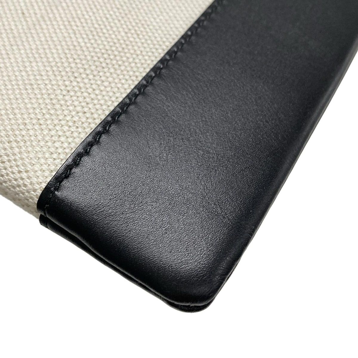 373834 アイボリー×黒