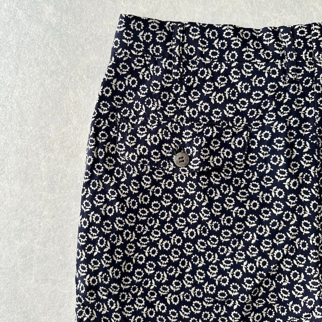 HOMME 花柄プリントショートパンツ