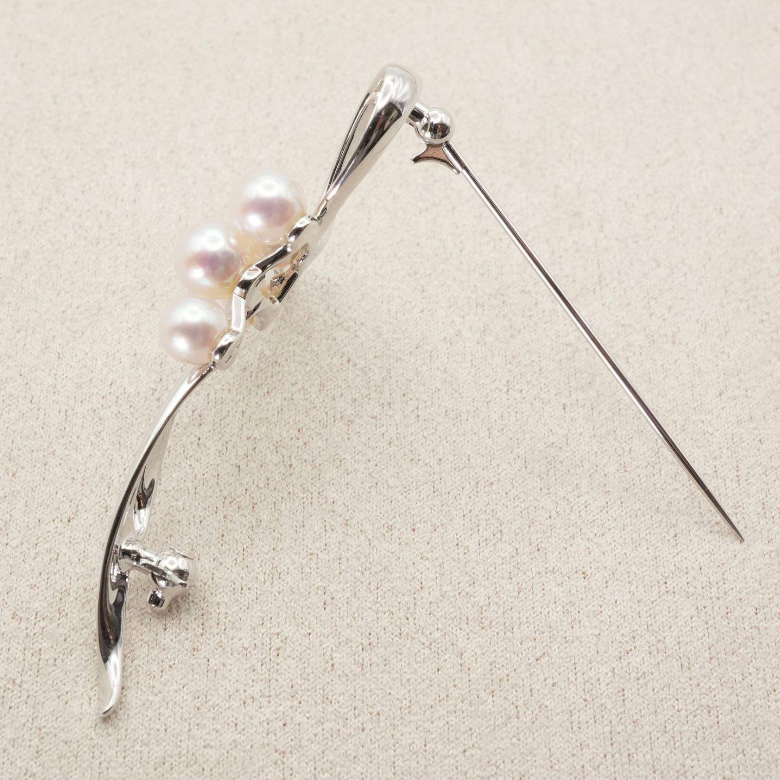 美品 ミキモト シルバー パール リボン ブローチ あこや 真珠/25-2042