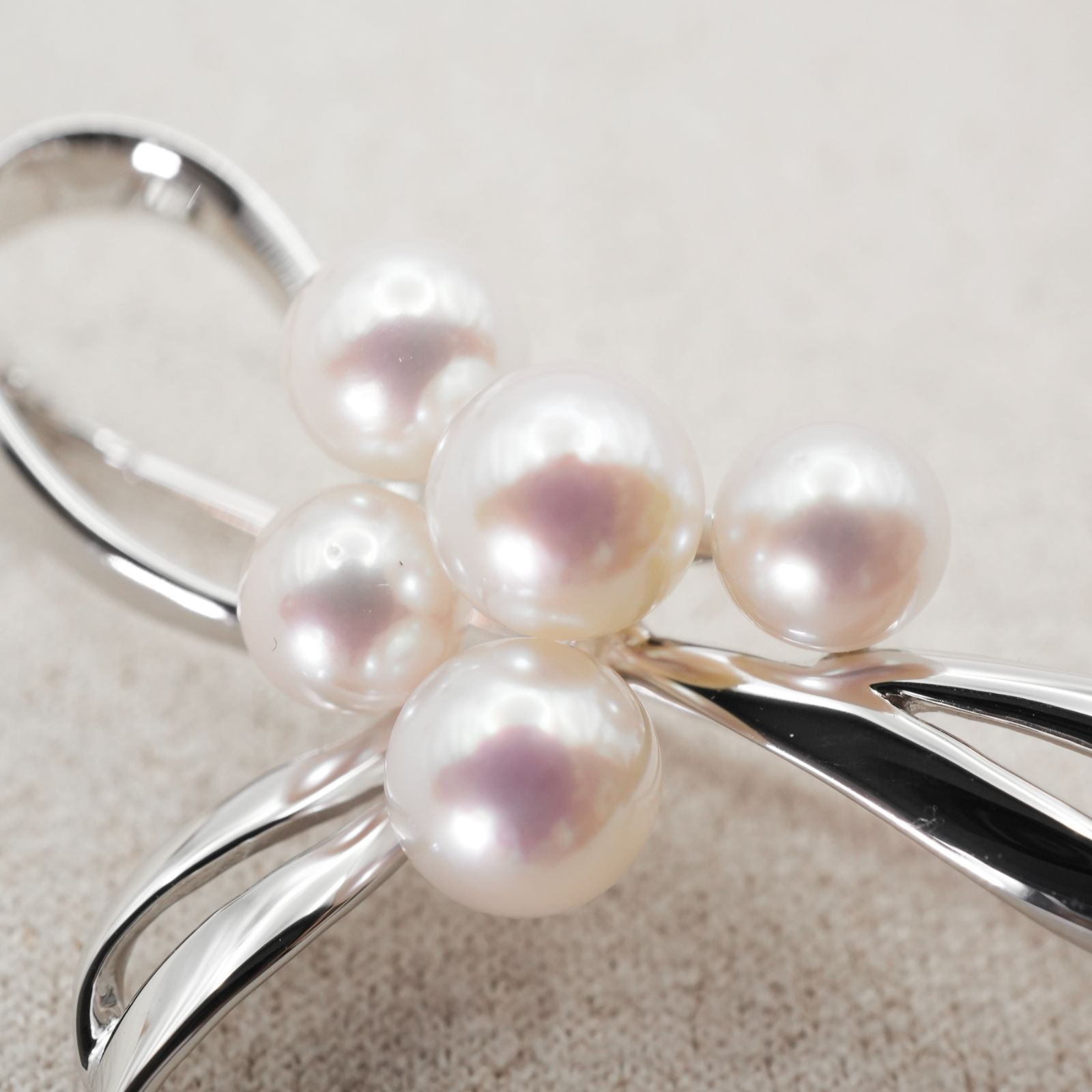 美品 ミキモト シルバー パール リボン ブローチ あこや 真珠/25-2042