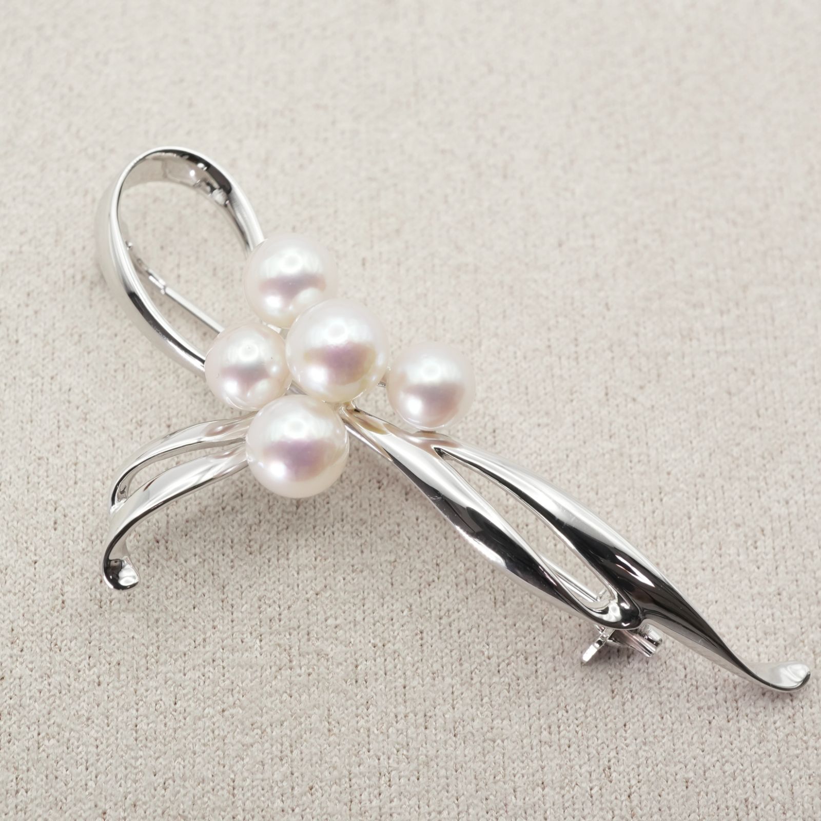 美品 ミキモト シルバー パール リボン ブローチ あこや 真珠/25-2042